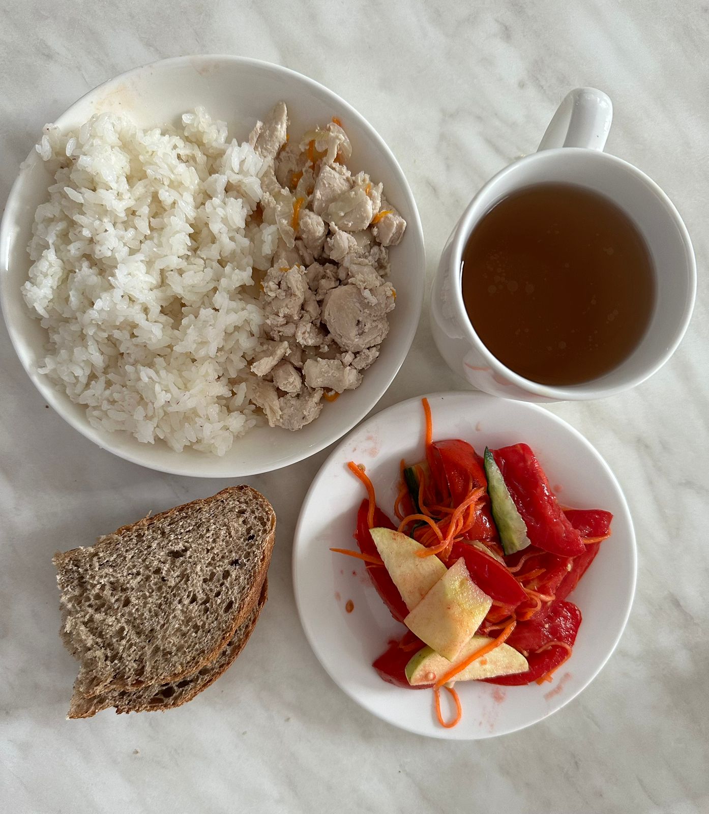 Меню: филе индейки в сметанном соусе Гарнир: рис припущенный