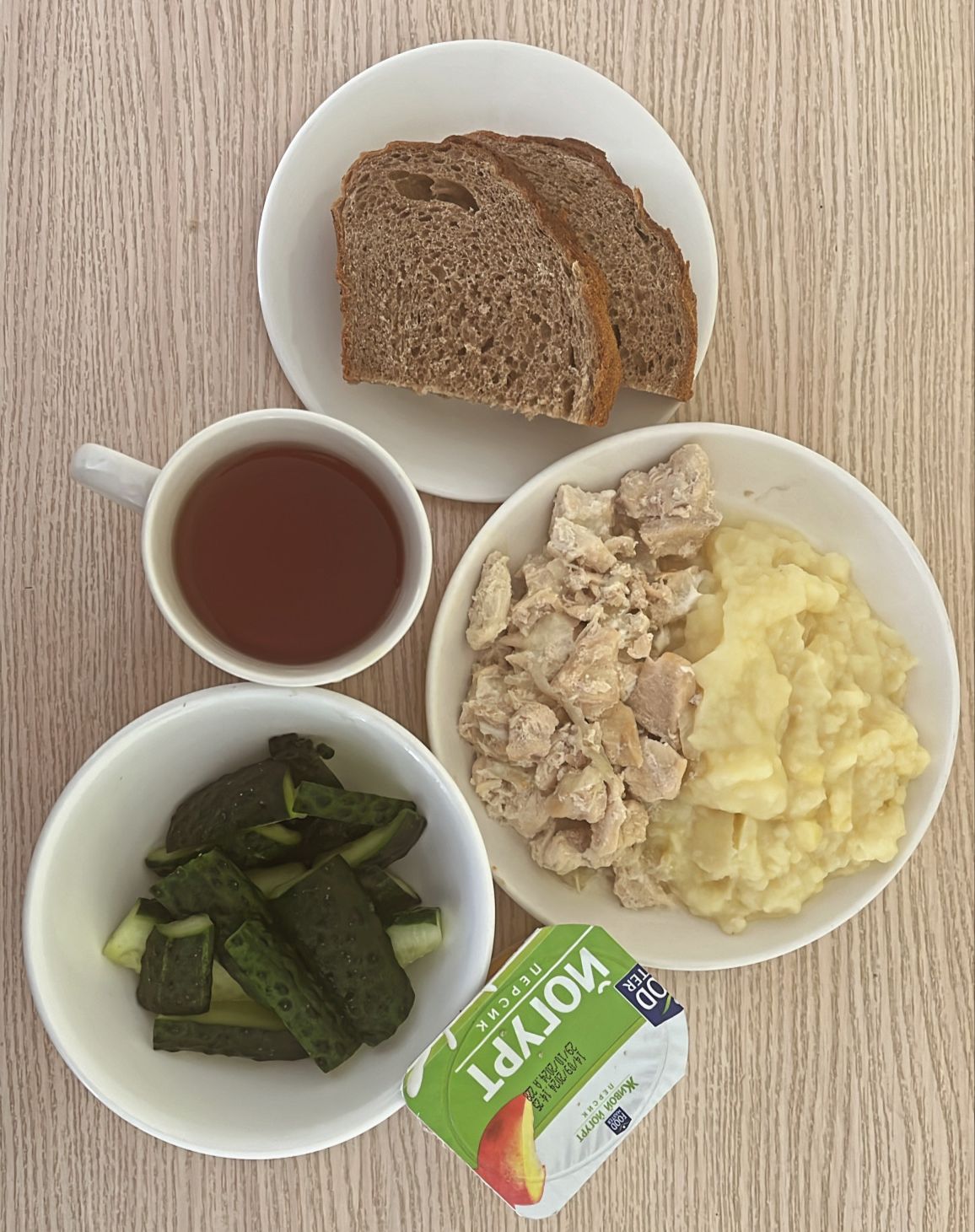 Меню: филе в сметанном соусе. Гарнир: картофельное пюре