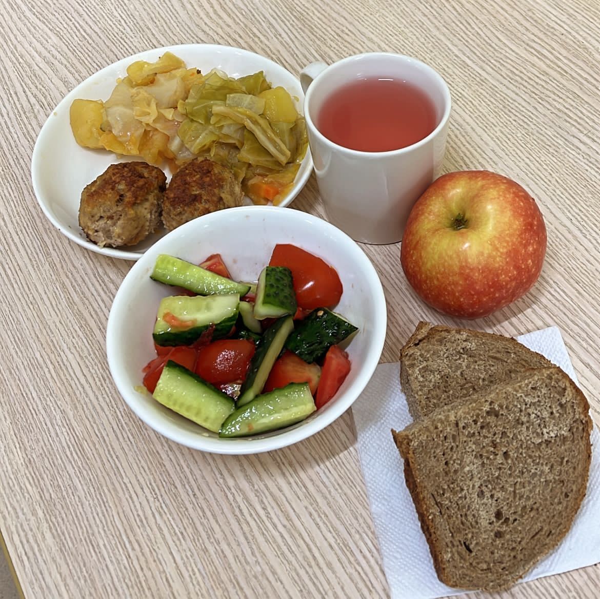 Меню: биточки из индейки. Овощное рагу