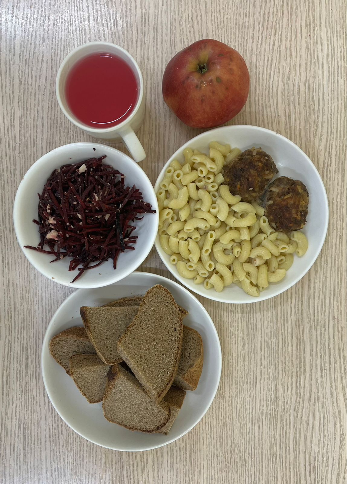 Меню: тефтели мясные.Гарнир: макароны отварные