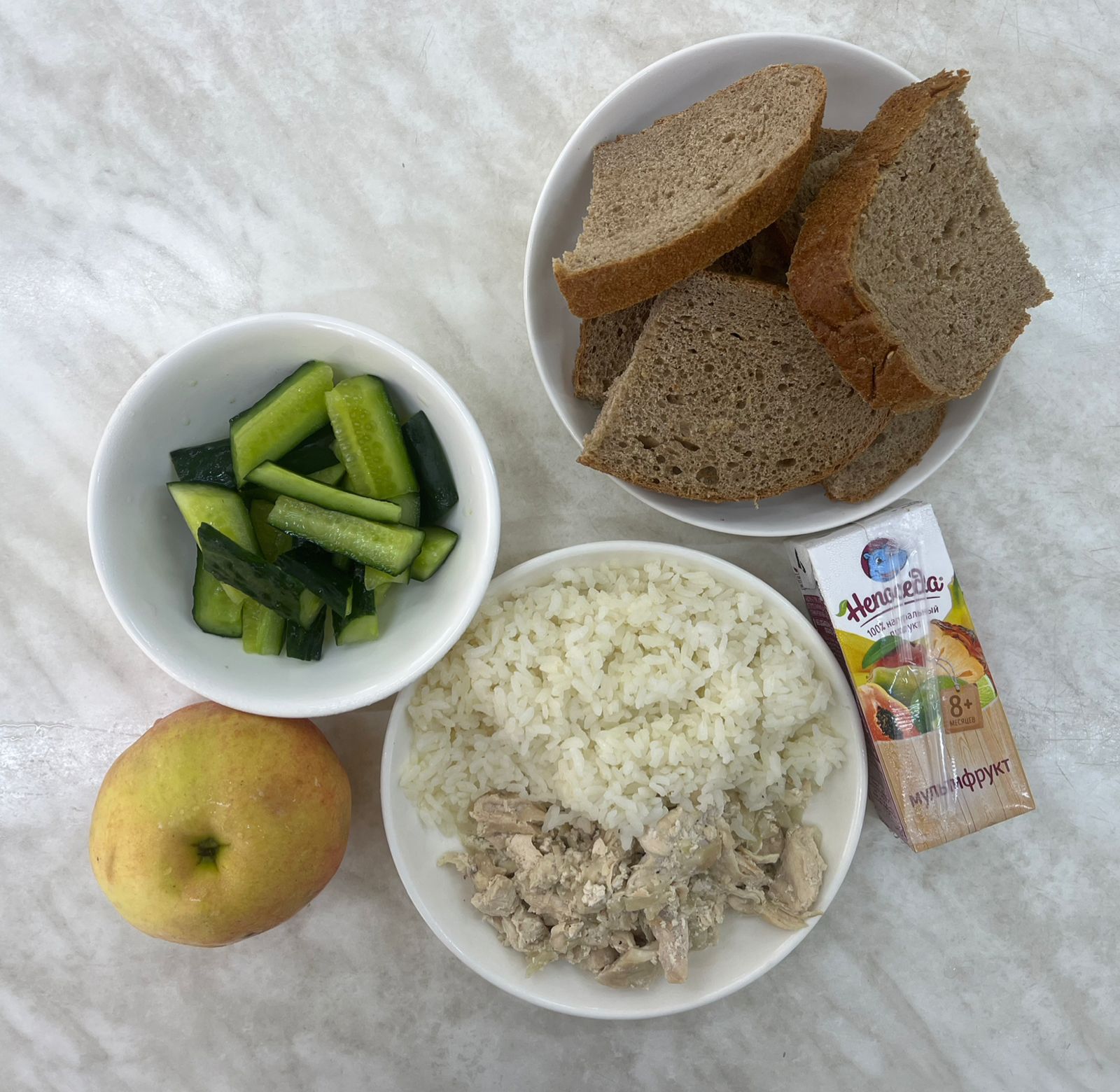 Меню: филе в сметанном соусе. Гарнир: рис припущенный