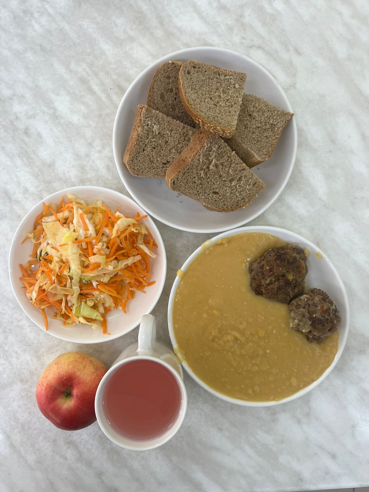 Меню: котлеты мясные (говядина).Гарнир: гороховое пюре.