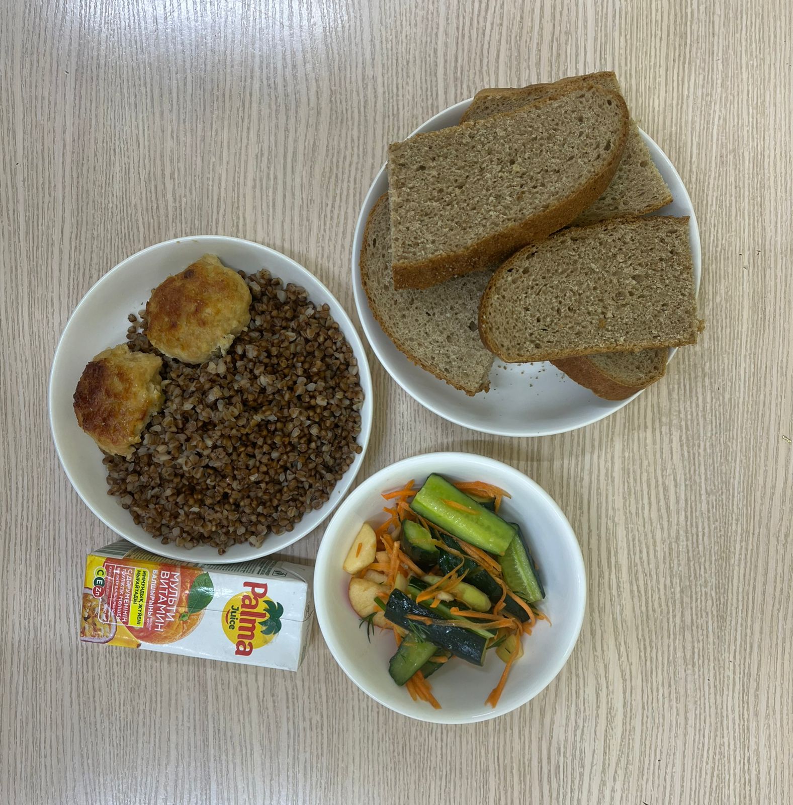 Меню: Куриные котлеты. Гарнир: гречка рассыпчатая