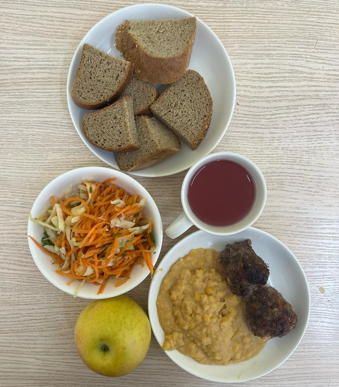 Меню: Котлеты мясные. Гарнир: гороховое пюре