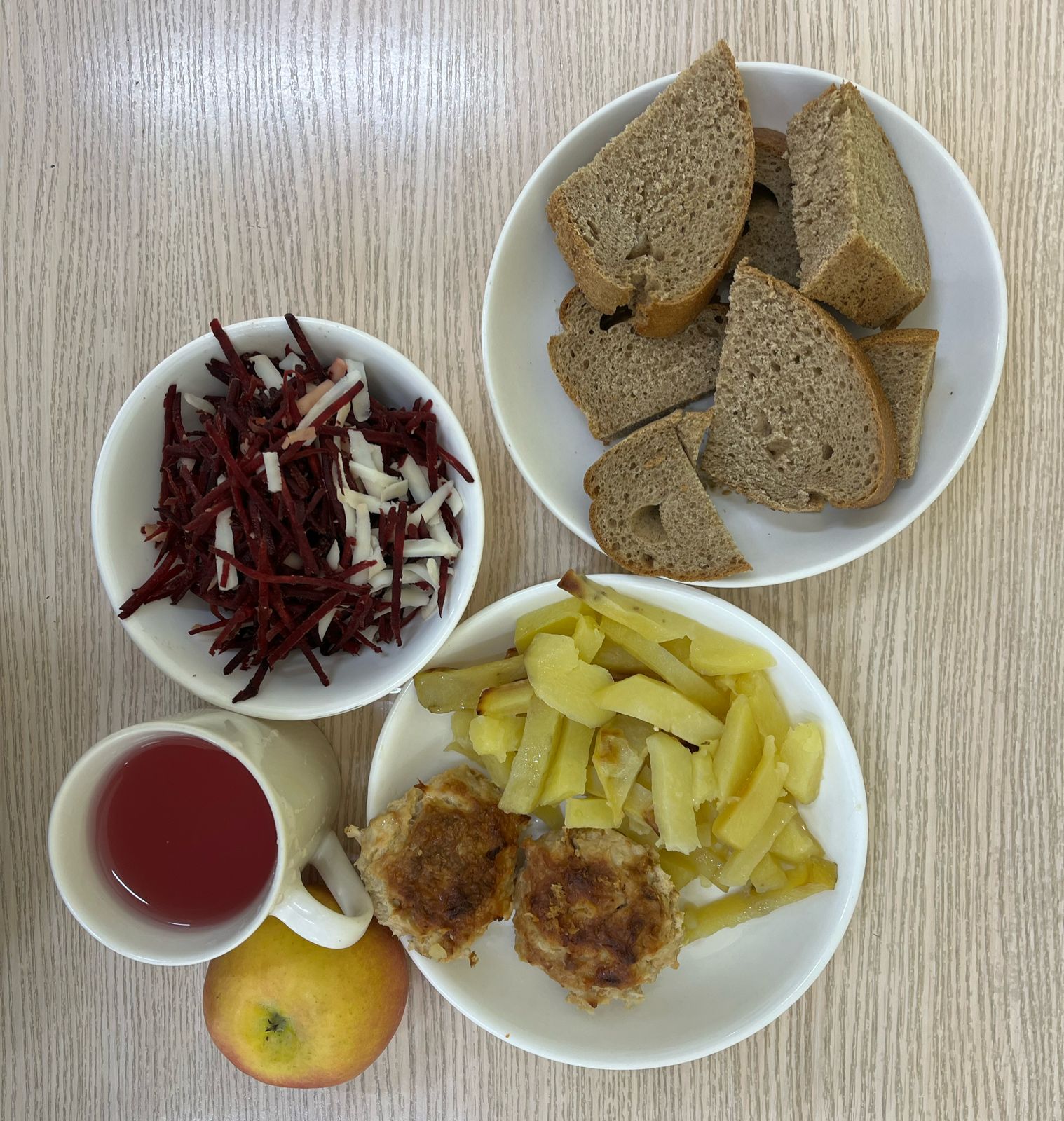 Меню: Куриные котлеты. Гарнир: запеченный картофель