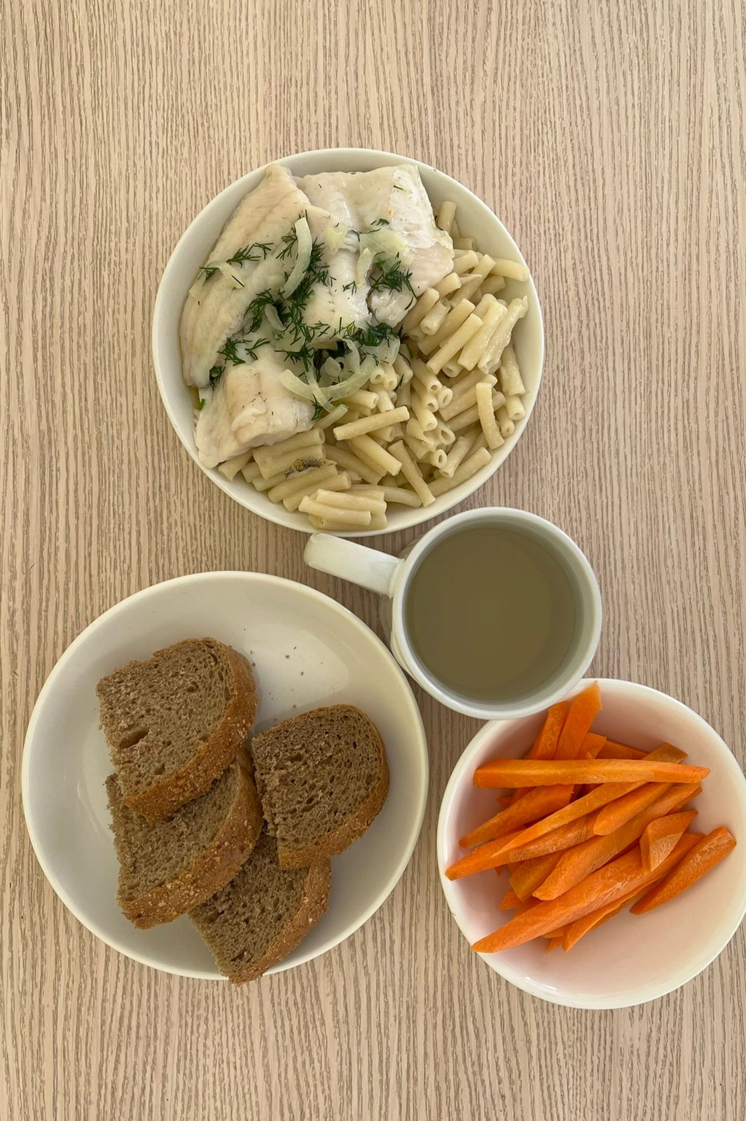 Меню:Судак припущенный. Гарнир: макароны отварные