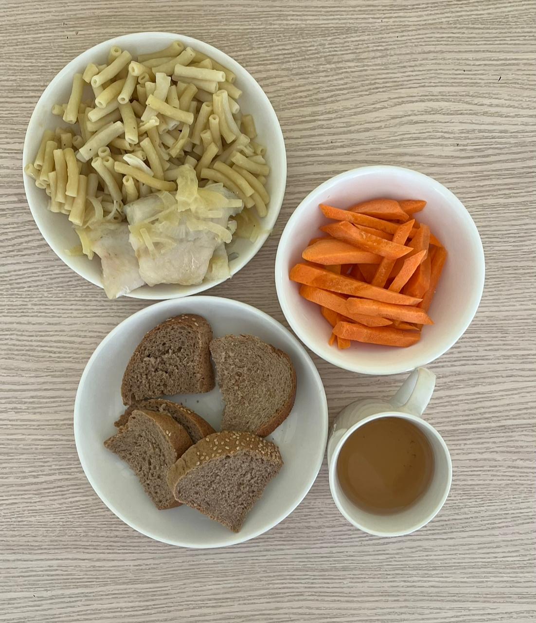 Меню: Судак припущенный.Гарнир: макароны отварные.