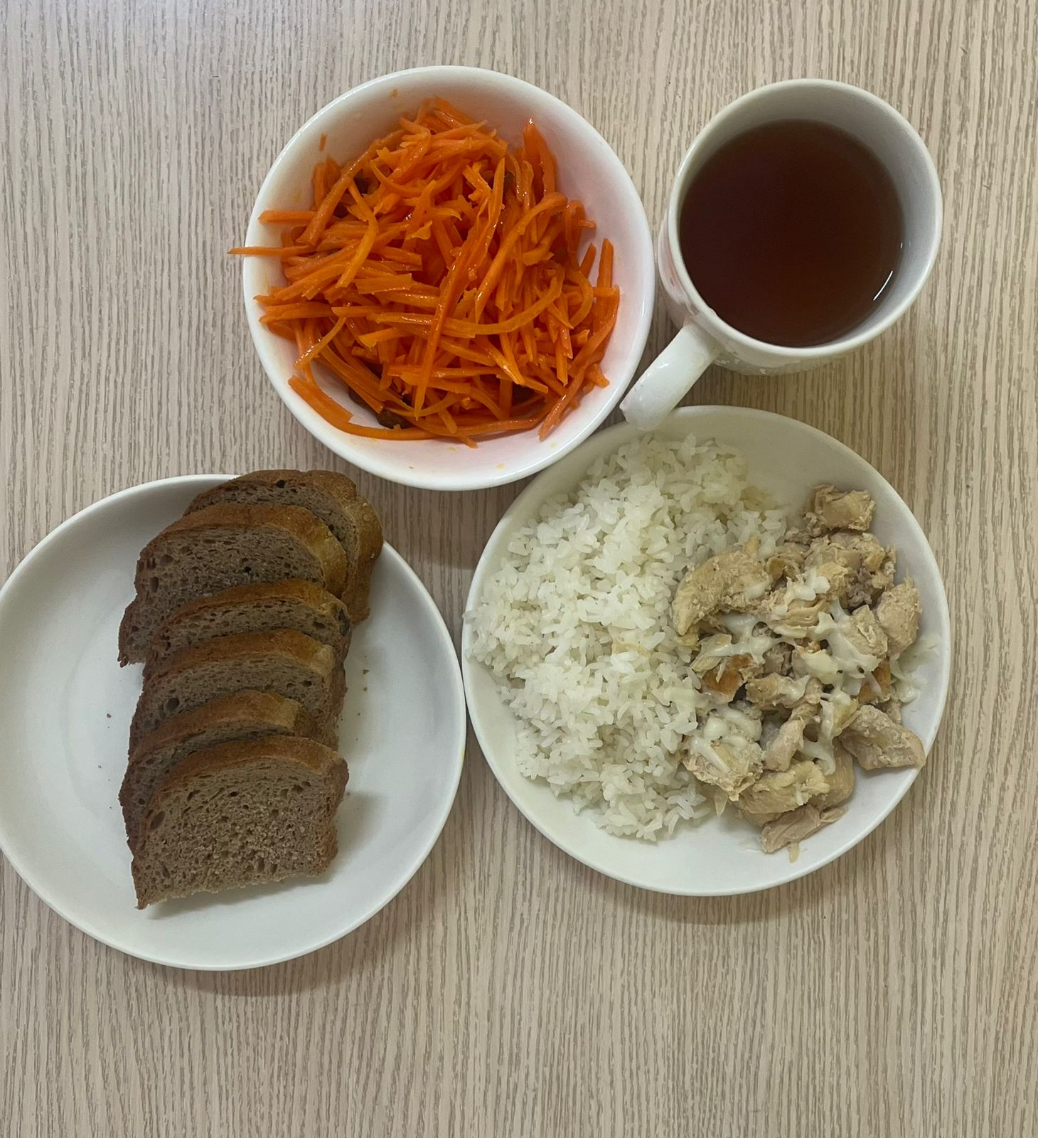 Меню: Куриная грудка под сыром.Гарнир: рис припущенный